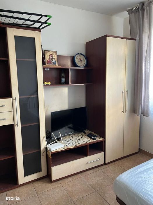Apartament 1 camera, 17 mp utili, etaj 4 cu acoperis - Girocului