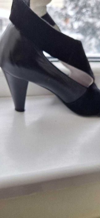 pantofi piele naturala -botine culoare neagra marimea37- 38noi 140 lei