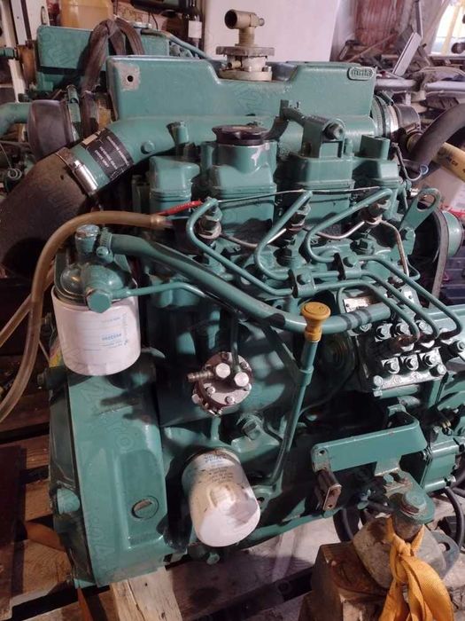 Motor marin Volvo Penta MD2040 cu tablou de bord