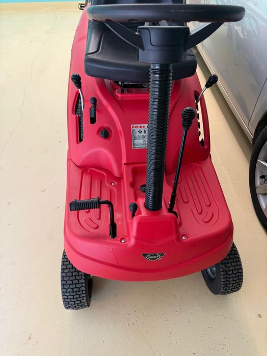 Tractor de tuns iarba