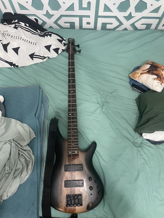 Chitara bass ibanez + husa