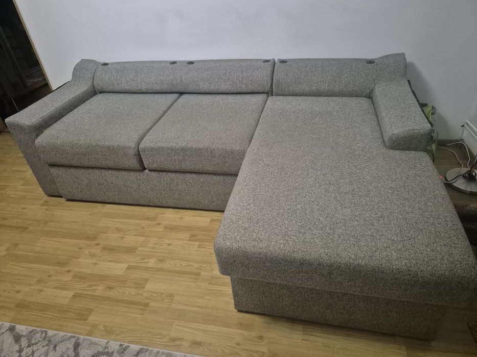 Vând coltar canapea 3 locuri