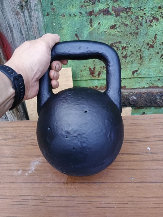 Продам гирю 16 кг