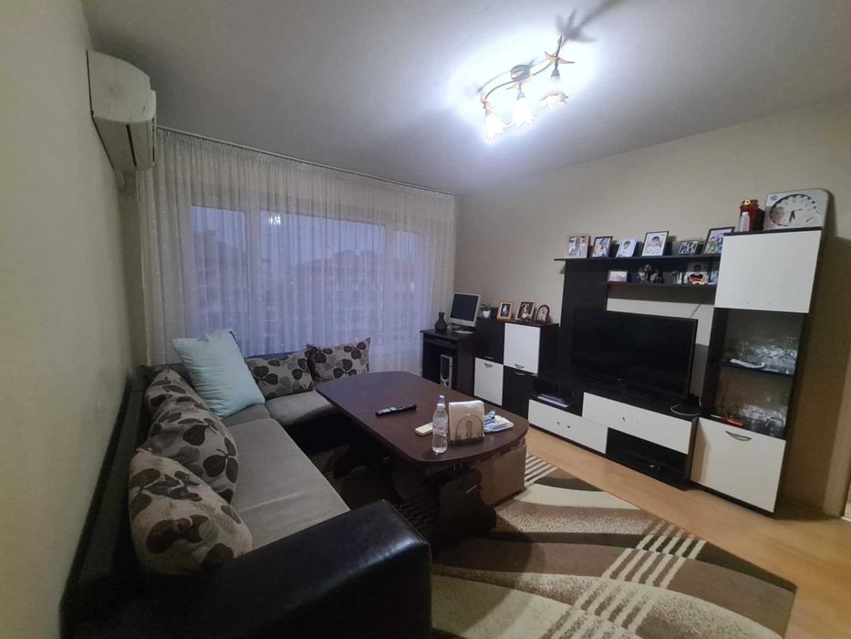 Продава се Тристаен апартамент в Хасково, Червена стена - 79 кв.м за 1046 €/кв.м - Снимка #1