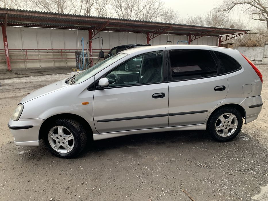 Продам Nissan Almera Tino