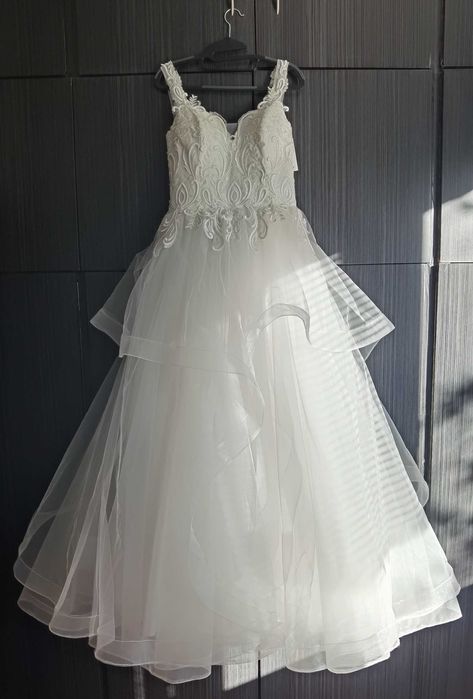 Булчинска бяла рокля с дантела