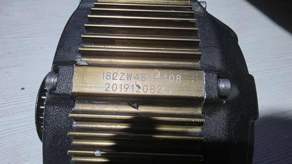 Двигател за surron light bee x