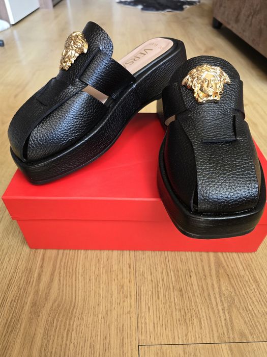 VERSACE-Дамски Чехли.