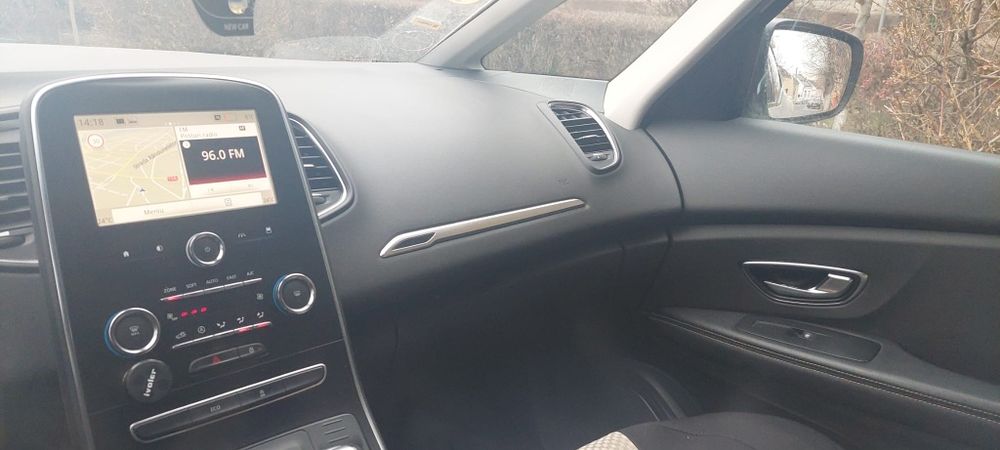 Vând Renault Scenic 2019 urgent cu 6400 euro negociabil
