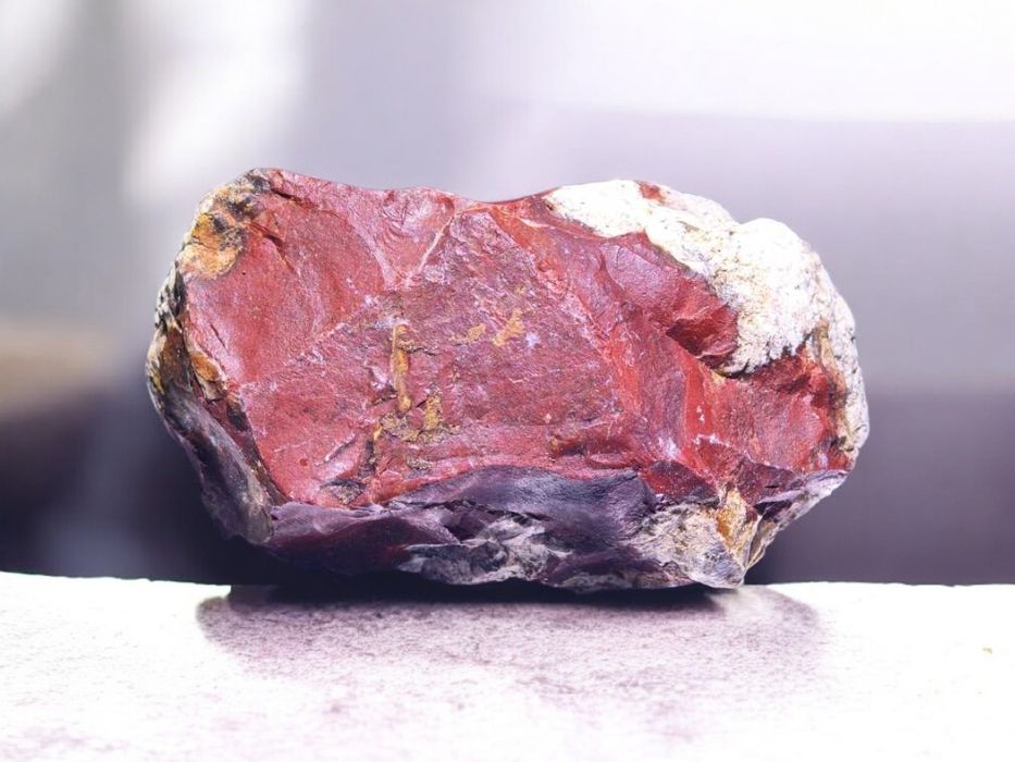 Рядък Червен Яспис от Маджарово – Страстен Камък за Колекционери