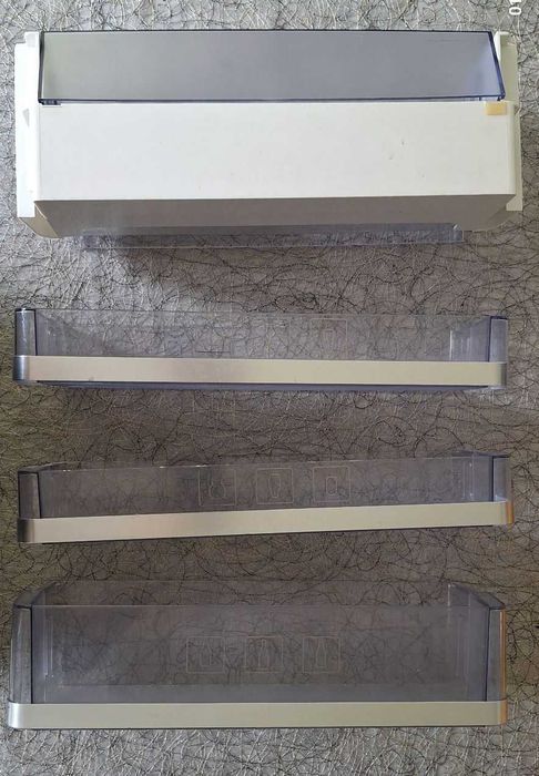 Rafturi, uși, placă de bază, sertare frigider (GN163122X)