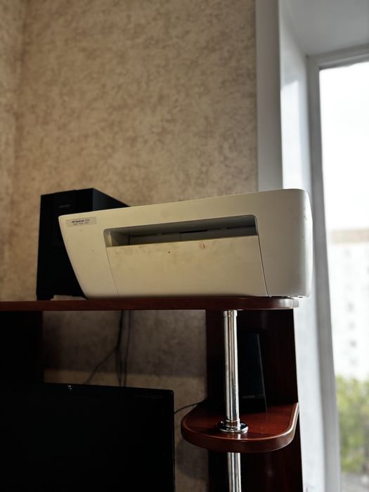 Компьютерный комплект + стол + принтер HP DeskJet 2130