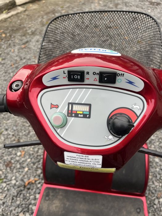 Carucior electric pentru oamni cu dizabilitai