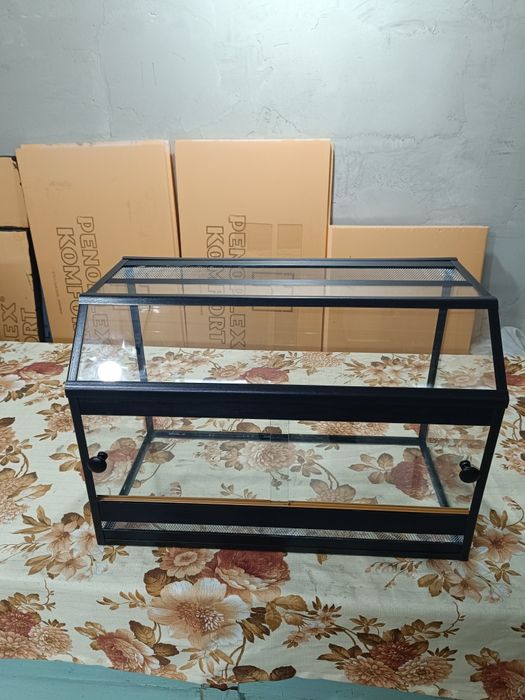 Террариум новый в наличии.