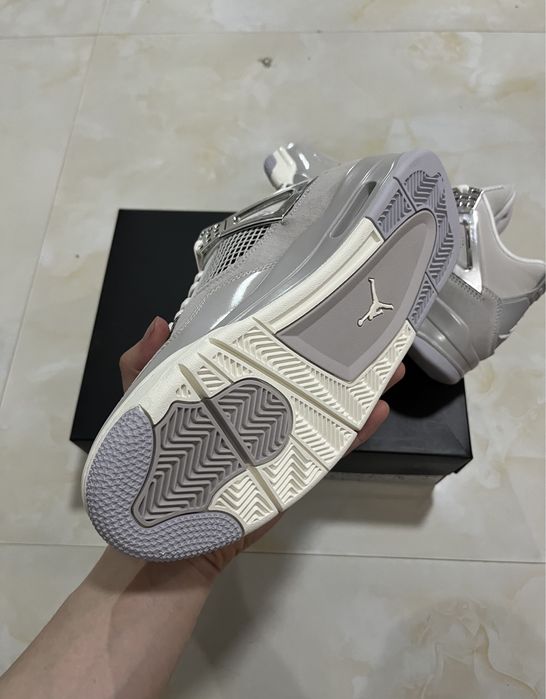 Air Jordan 4 Retro “Frozen Moments”