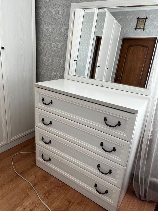 Продаётся спальный гарнитур