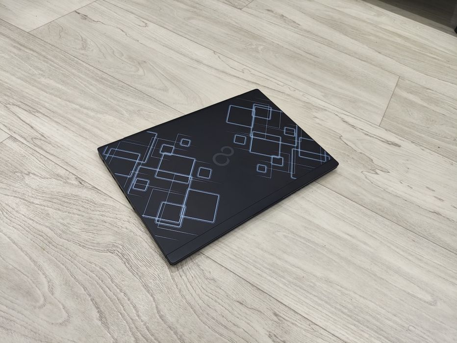 Ультрабук Fujitsu Lifebook I3 8145