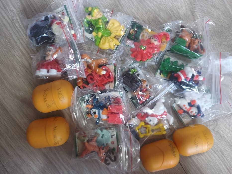 196 броя играчки от яйца Kinder