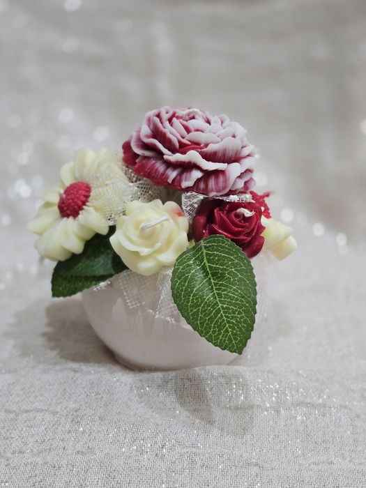 Ароматни свещи – букет от цветя | Ръчна изработка | Перфектен подарък