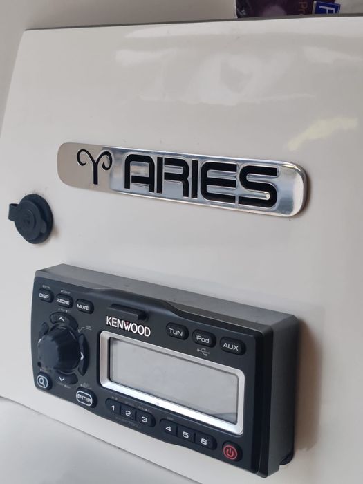 Barca Clear Aries Cabin