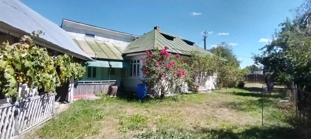 Vand casa cu livada si teren agricol in Bodesti judetul Neamt