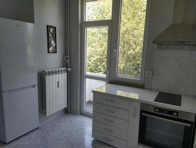 Тристаен, под наем, Център-Докторски паметник