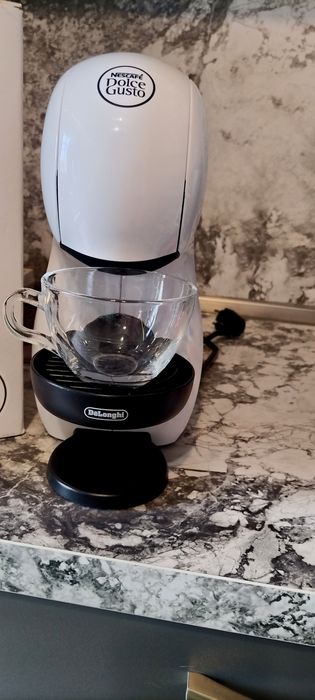 Кафемашина Nescafé Dolce Gusto De’Longhi – отлично състояние + кутия