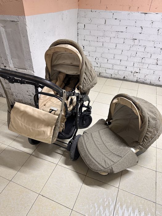 Продам коляску с люлькой и сумкой в коплекте