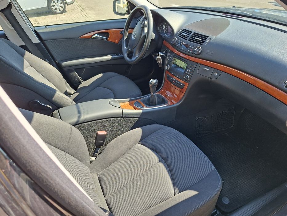Mercedes benz e200 facelift.1.8 benzina 185cp.