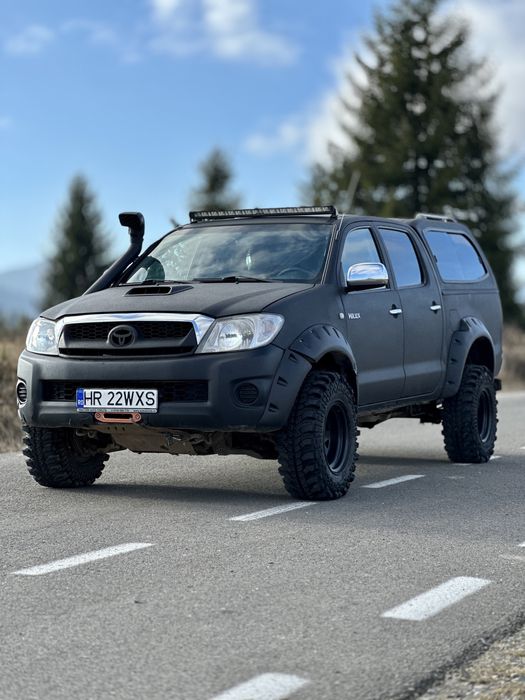 Toyota Hilux 3.0D -4D 2009 automată 200cp