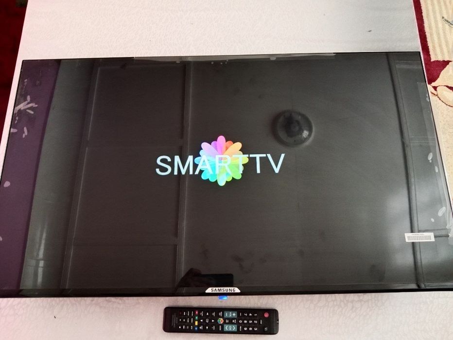 42 Samsung Smart TV Sotiladi