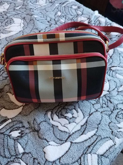 Продавам чанта Anekke