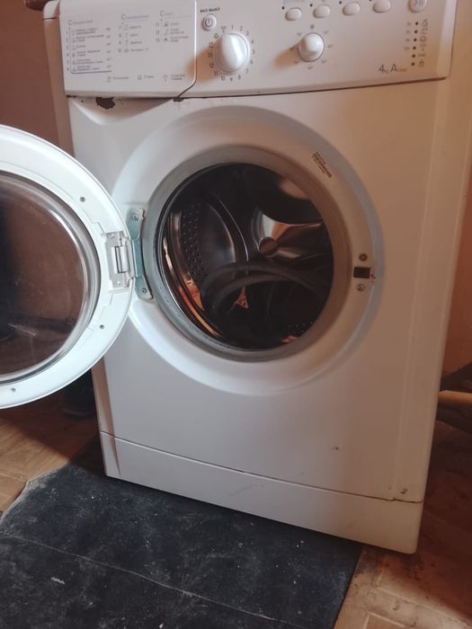 продам машинку indesit