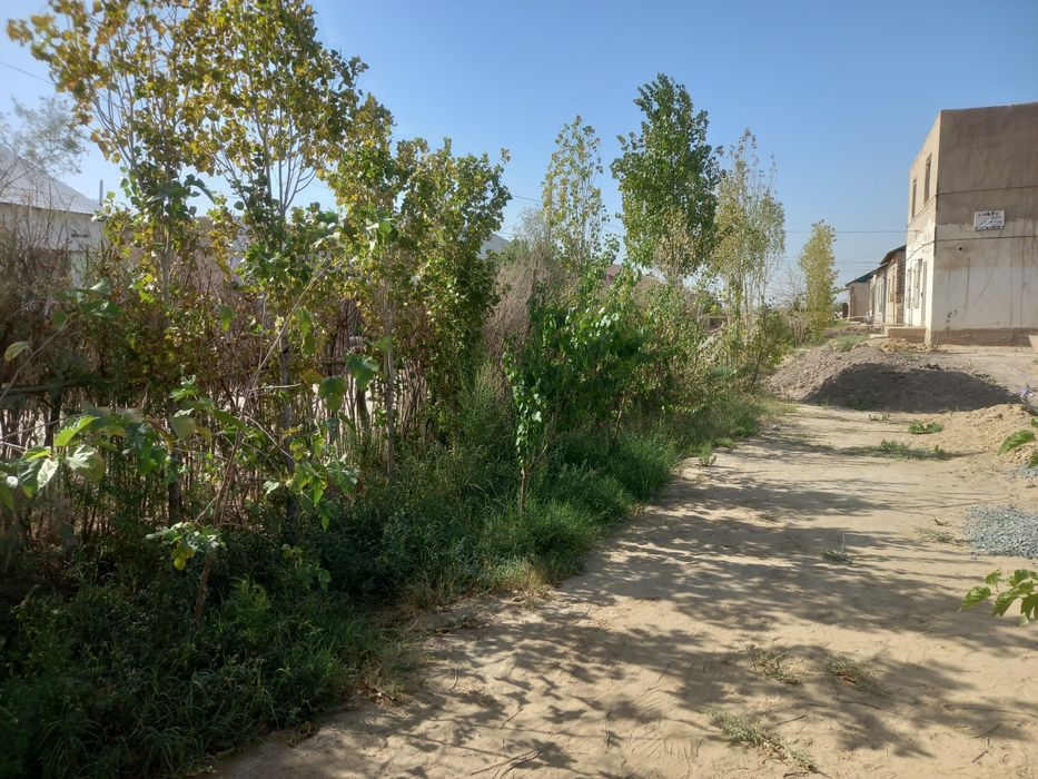 Жай сатылады 2 этаж асты магазин