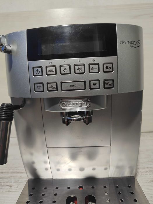 Кафеавтомат - робот Delonghi MAGNIFICA S plus