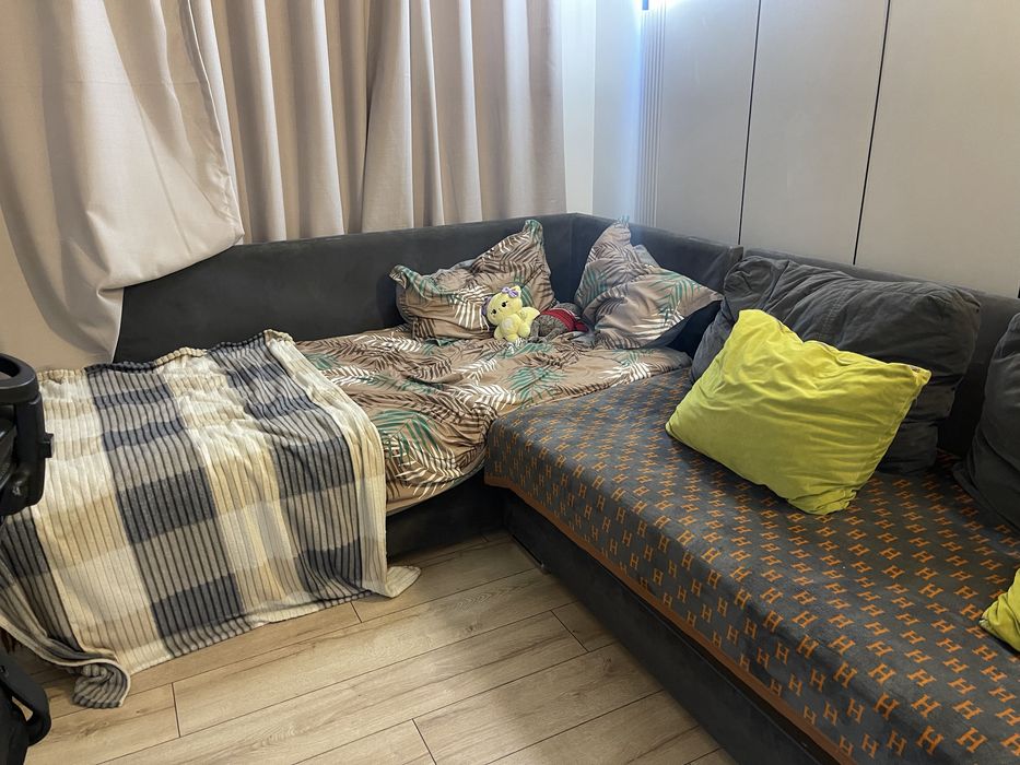 Продам диван угловой