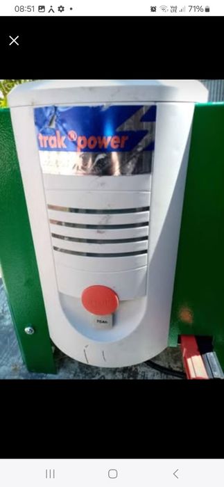 Vând incarcator liza electrica/stivuitor sau bobcat