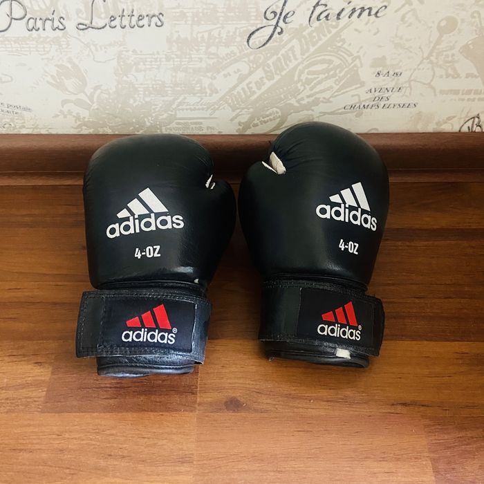 Продам шлем / перчатки 2 шт для бокса