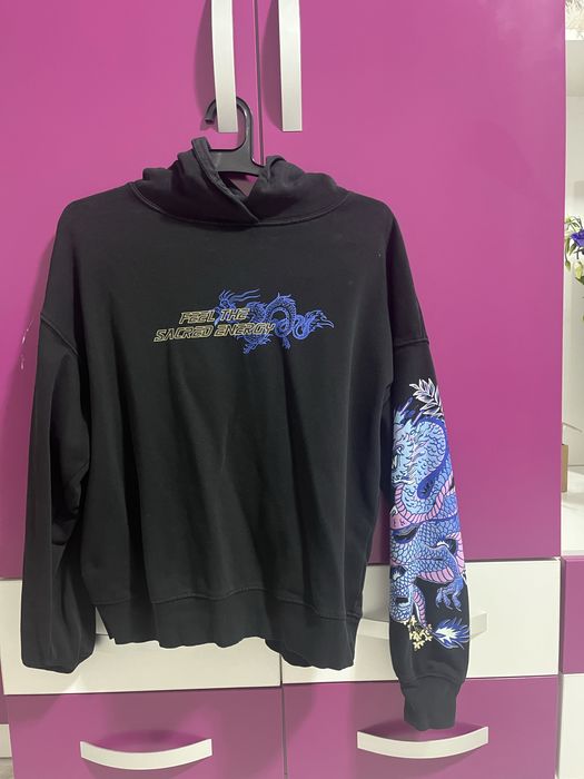 Худи с много красиви елемнти