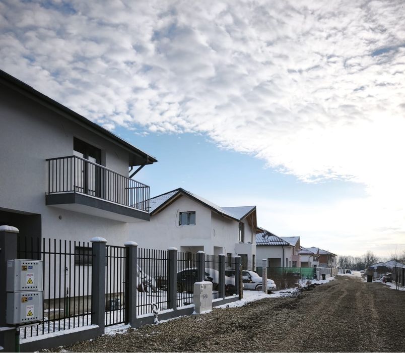 Vând casă în Măgurele, 3 dormitoare, 3 bai, bucătărie închisă