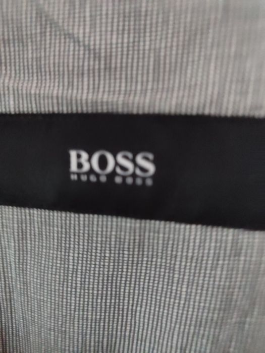 Продам костюм HUGO BOSS