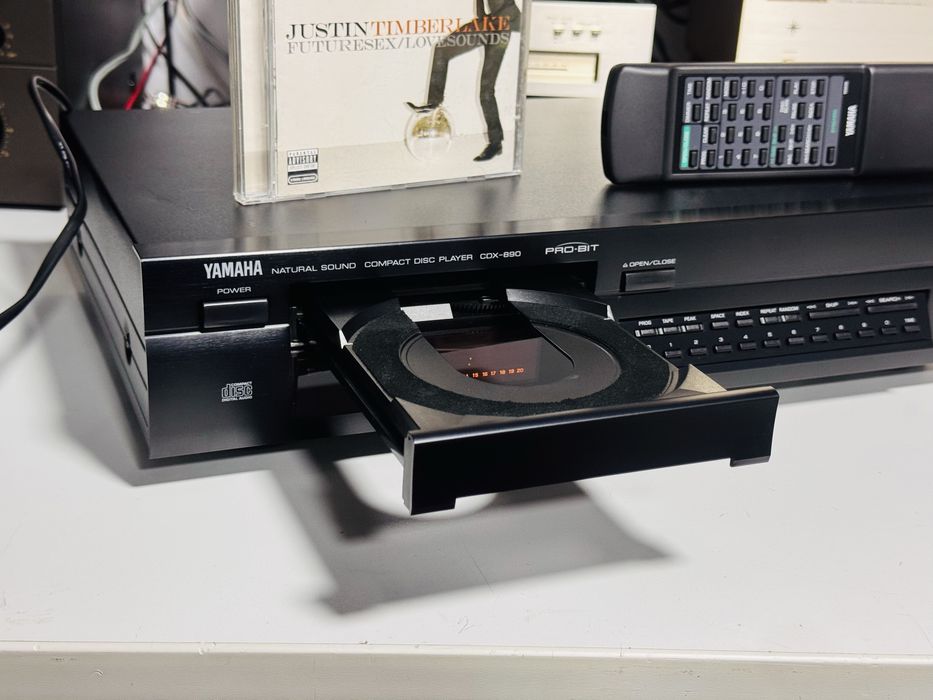 CD-player de fidelitate YAMAHA CDX-890,telecomandă,Pro-Bit, Repeat