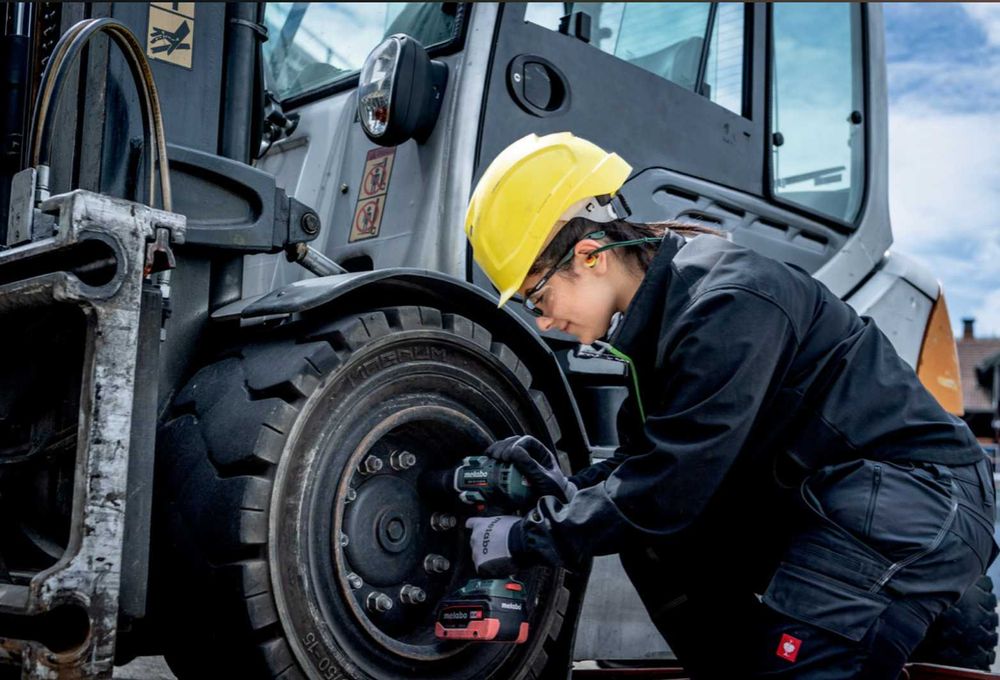 Акумулаторен ударен гайковерт Metabo SSW 18 LTX 800 BL