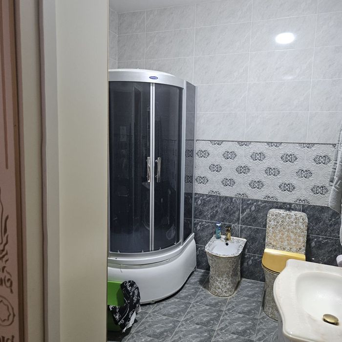 Амир Темур! Продаётся Евродом 6 соток 12 комнат