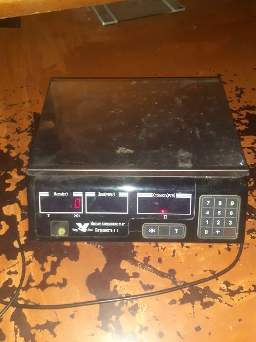 Продаються электронные магазинные весы.от200г до 35кг макс.вес.