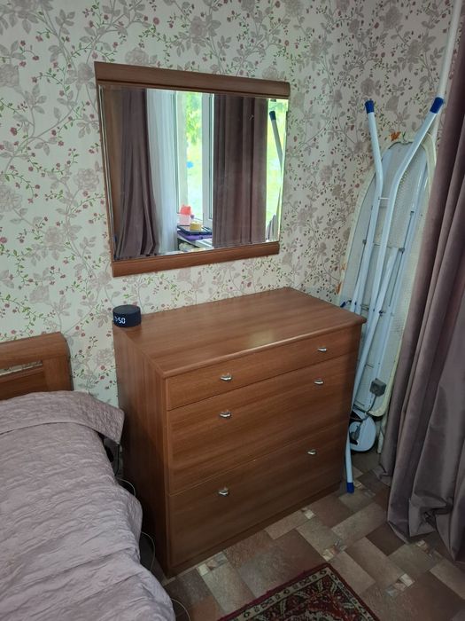 Продам спальный гарнитур