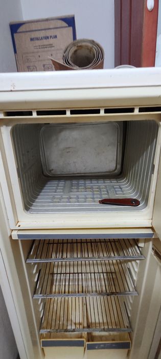 Холодильник даром отдам