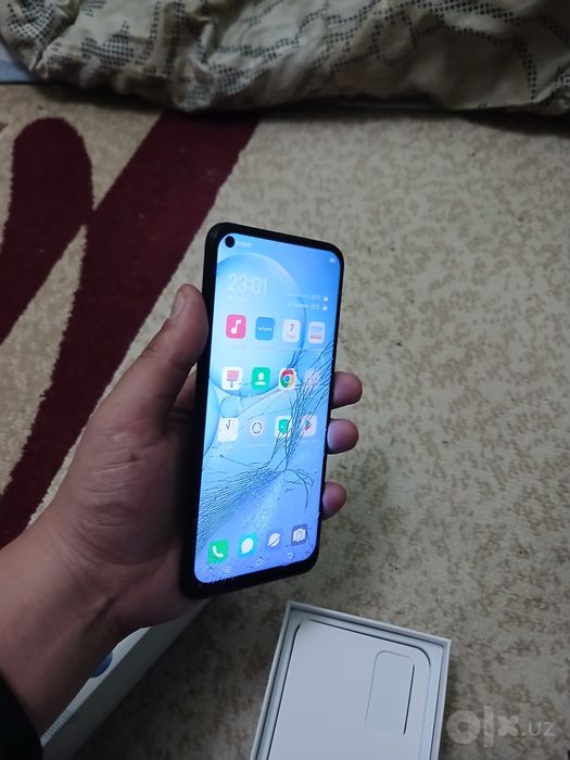 Vivo Y30 // 64 sotiladi