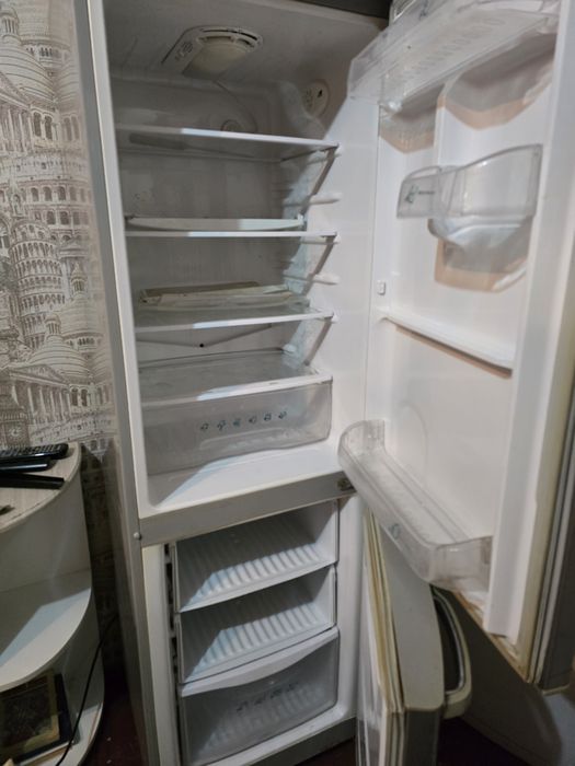 Продам холодильник самсунг