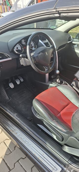 Vând Peugeot 207cc